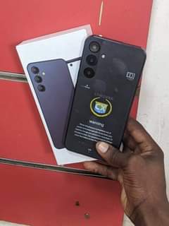 A picture of Samsung Galaxy A74 ll A54 zote ni 5 g uwezo