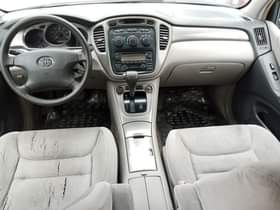 A picture of 2004 Toyota Highlander First body Absolutely good 3 8m Port