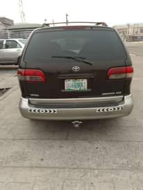 A picture of Toyota Sienna 02 model Buy and drive Everything is working