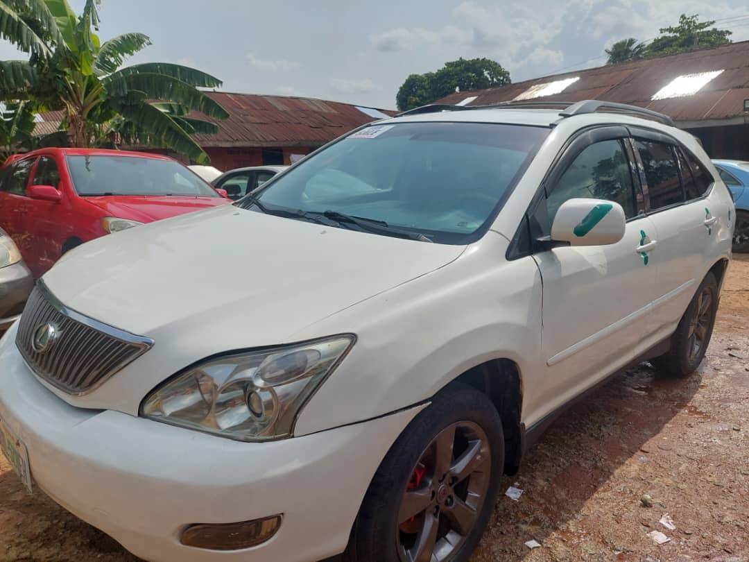 A picture of Sharp Registered Lexus RX330