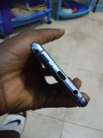 A picture of Mchawi wa camer samsang s10 bado mbichi haina undugu nafundi