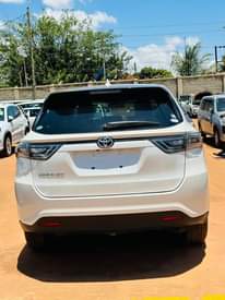 A picture of Toyota harrier hybrid