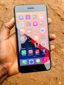 A picture of iPhone 8 Plus 64Gb at 330k
