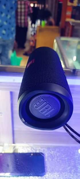 A picture of Used but legit JBL Flip 5 Call 0784336564