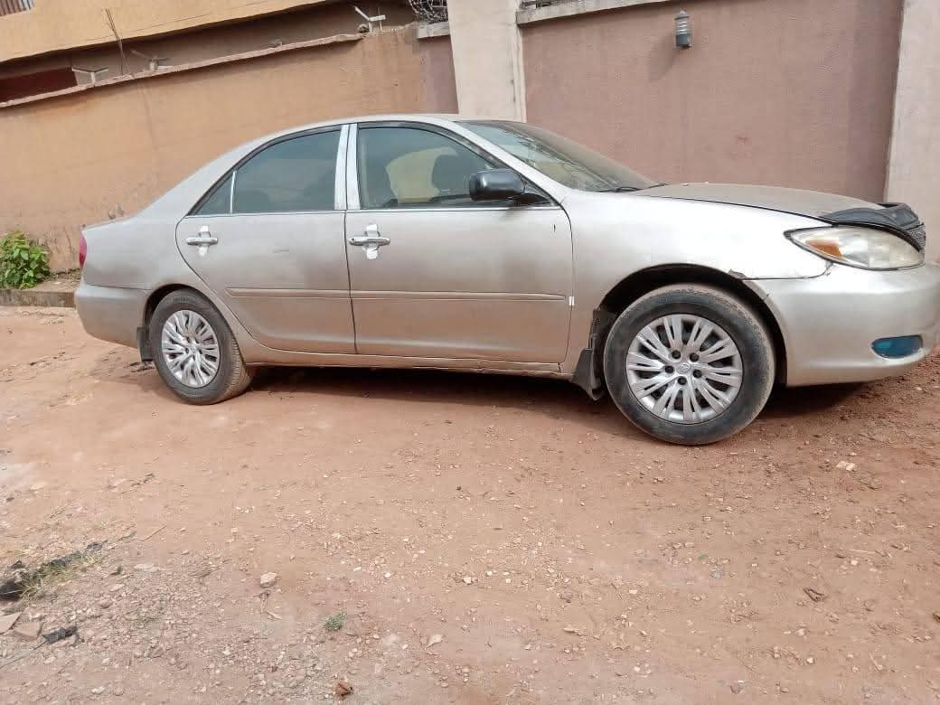 A picture of 2005 Toyota camry