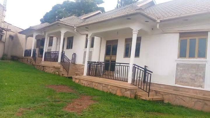 A picture of 2 bedrooms house for rent 400k ugx in wampeewo 0758339457