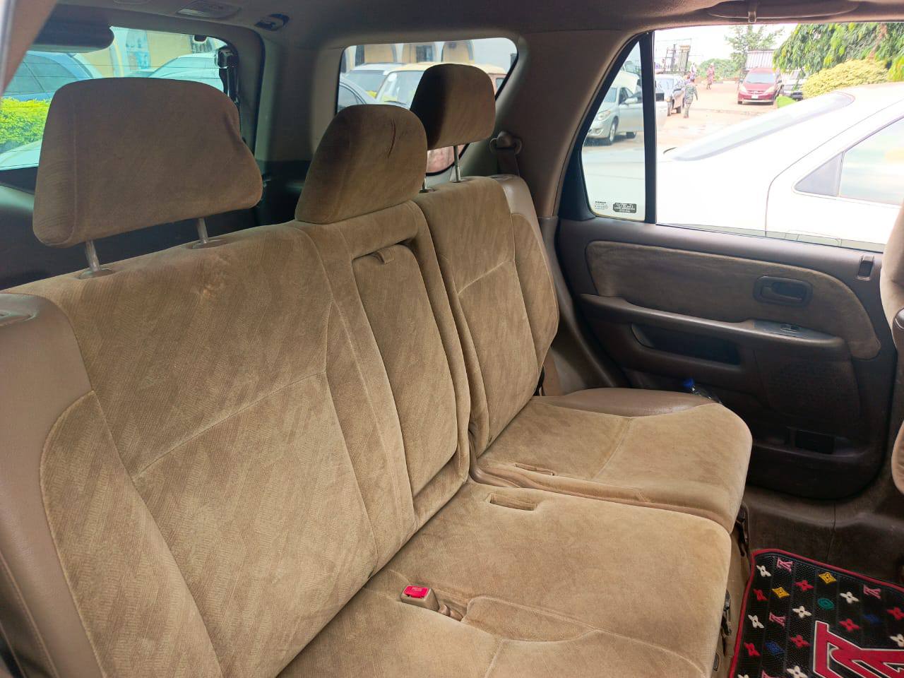 A picture of Clean and Sound Honda CR V Comfortable Runabout Vehicle 2004