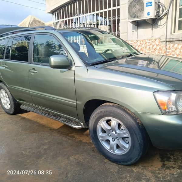 A picture of TOYOTA HIGHLANDER FAST DEAL Model 2005 Catalyst intact Duties duly