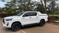 A picture of Hilux double cabin 2021 195m