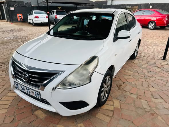 nissan almera