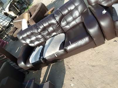 A picture of Sofa ipo karibu nikuuzie ukat Umie