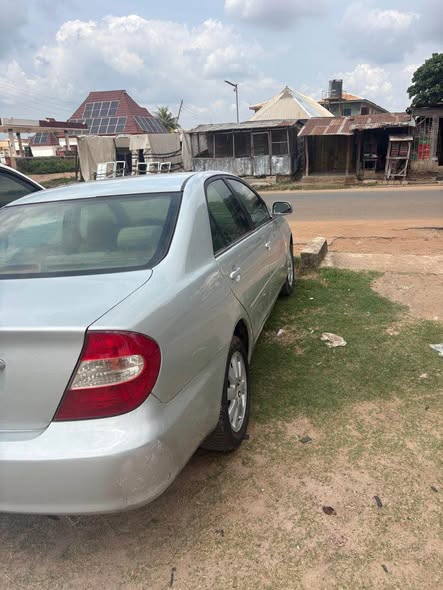 A picture of Toyota Camry 2004 2005