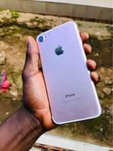 A picture of iPhone 7 32gb at 280k