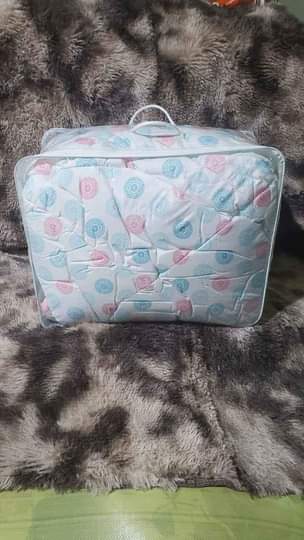 A picture of Shuka duvet safii