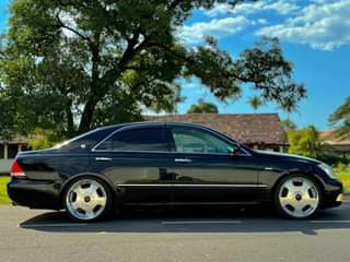 A picture of Toyota Crown Royal