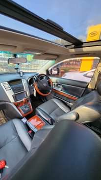A picture of 2006 Toyota Kawundo Harrier 2 4