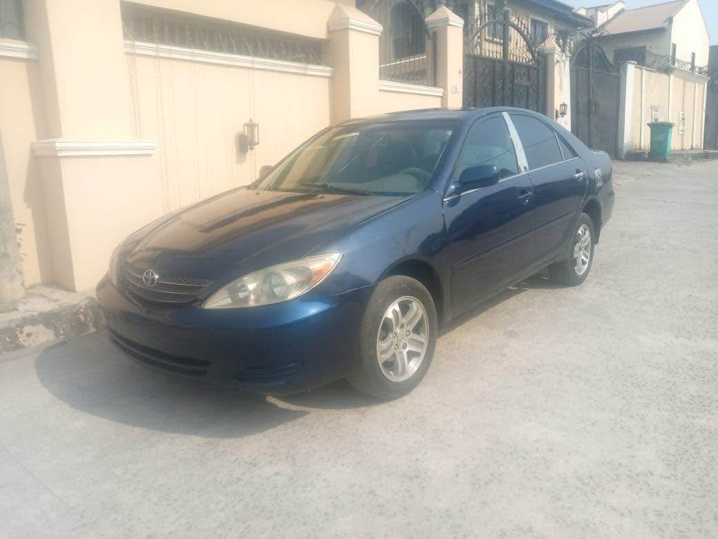 A picture of 2004 Toyota Camry Engine Gear AC Very neat body and