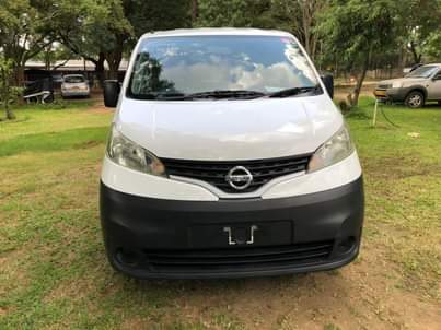 nissan nv200