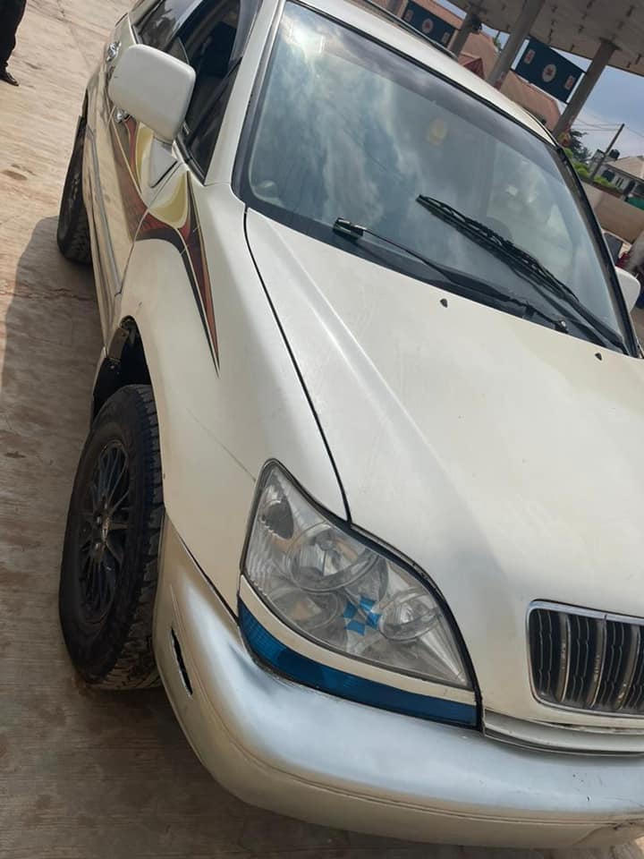 A picture of Lexus RX 300