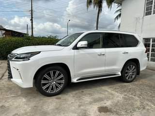 A picture of Foreign used Lexus LX570 in pristine condition