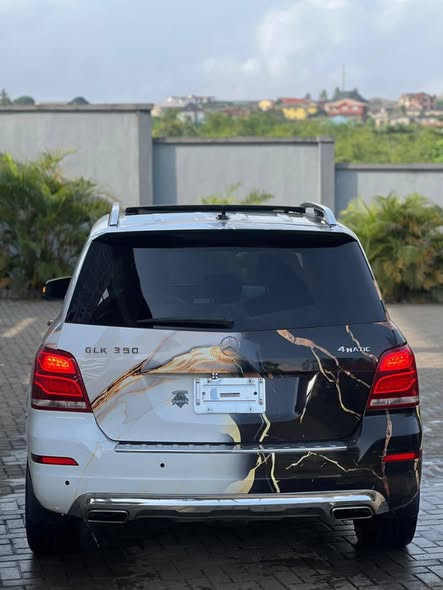 A picture of Mercedes Benz GLK350