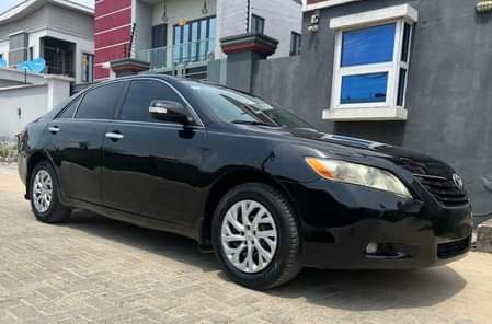 A picture of Sweet deal Clean 2009 Toyota Camry XLE Leather interior Toks