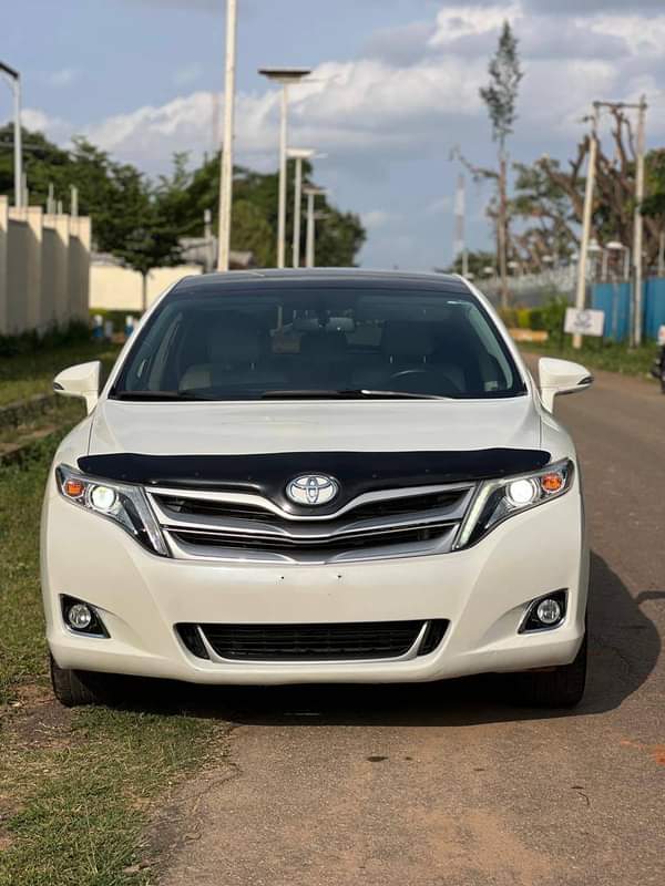 A picture of For sale 2014 Toyota venza Duty Double pano Keyless Price