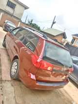 A picture of IMPORTER NEED MONEY Foreign used 07 Toyota Sienna fabrics Engine