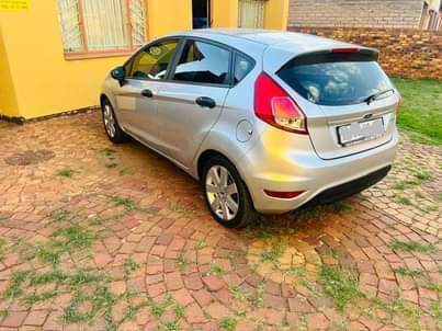 Sihle M.