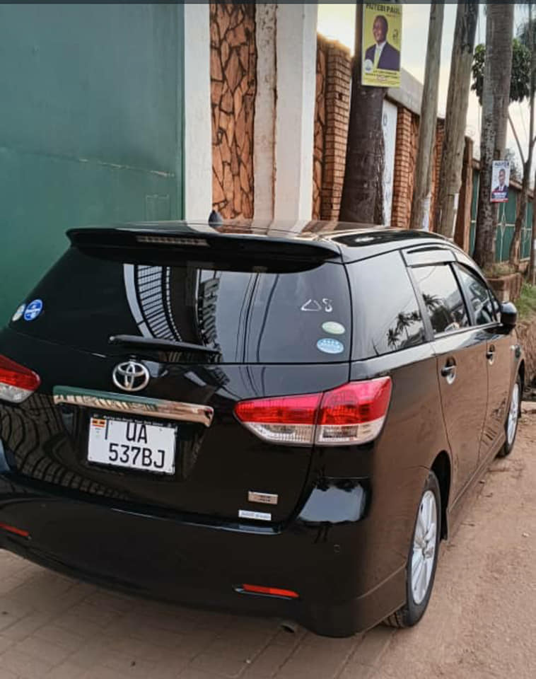 A picture of Toyota wish 2012 model