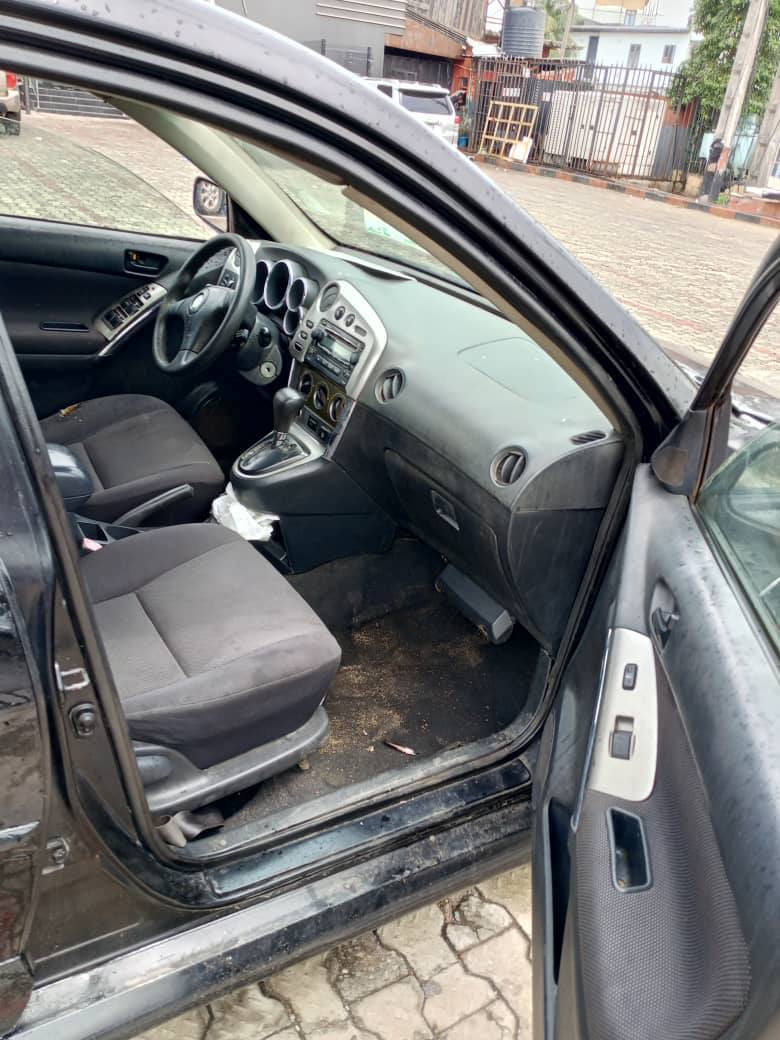 A picture of 2004 Pontiac vibe with very sound and good engine gear