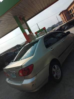 A picture of 04 Toyota Corolla le D owner wan travel Very clean