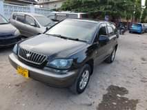 A picture of Toyota harrier old model