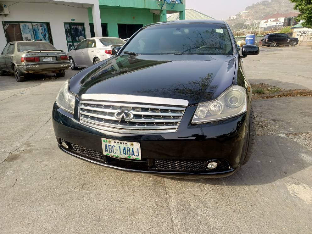 A picture of Infinity M35