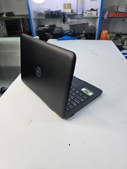 A picture of Dell latitude 3190