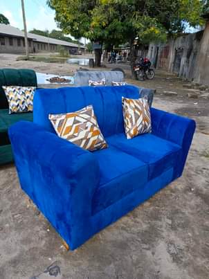 A picture of Sofa mpya za kisasa 160000 usafir juu yangu ndani ya