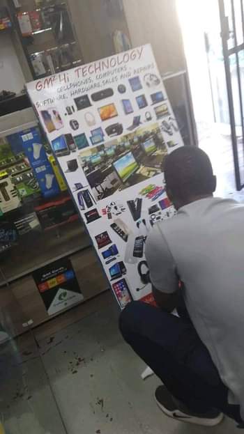 A picture of Cellphone business