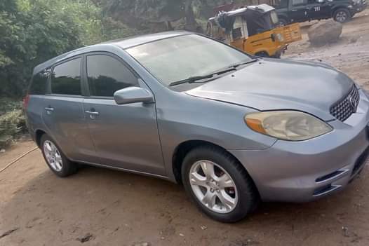 A picture of Toyota matrix 04