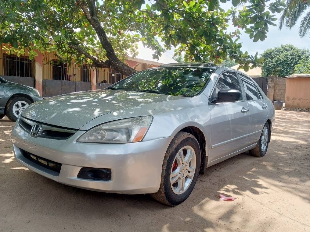 A picture of Honda Accord 2006 DC