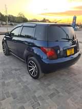 A picture of Toyota IST 2004 1290Cc Bei 10M Location Dar es salaam