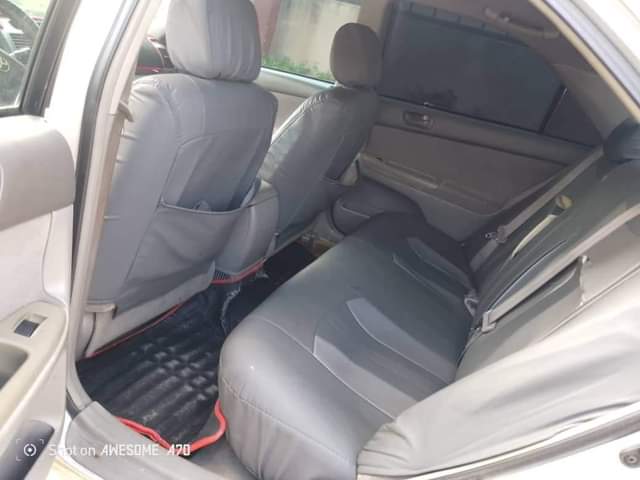 A picture of 2004 TOYOTA CAMRY LE