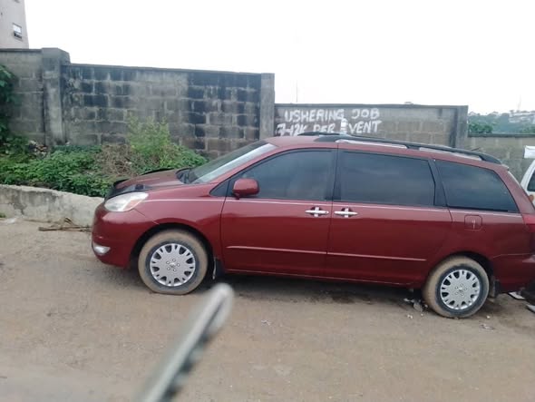 A picture of Registered Toyota Sienna 2006 model