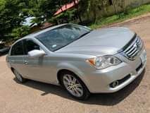 A picture of 2009 Toyota avalonship Three months used First body