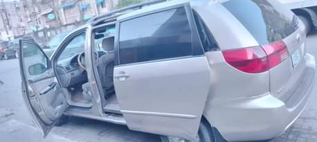 A picture of Toyota Sienna CE 2007 model
