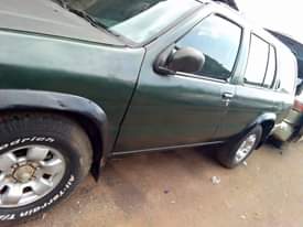 A picture of 2000 Nissan Pathfinder perfect Pathfinder