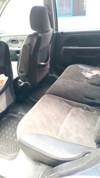 A picture of 05 Honda Crv