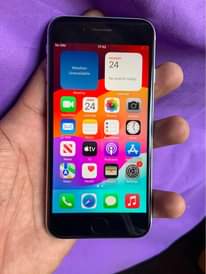 A picture of iPhone SE 2020 dual sim 128gb storage
