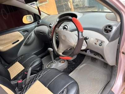 A picture of Toyota Vitz 9m