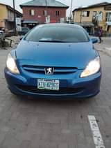 A picture of Peugeot convertible 2007 model
