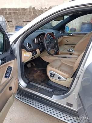 A picture of Mercedes GL 450 2011 model